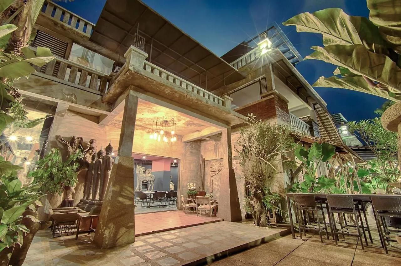 Lot 33 Boutique Hotel Pantai Cenang